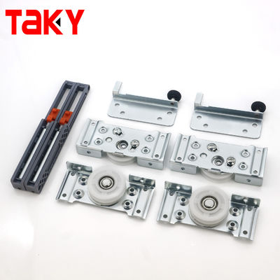 Καλή τιμή Σίδερο και νάιλον Πύλη αναδιπλούμενων κυλίνδρων Εφοδιασμοί κυλίνδρων για συρόμενες πόρτες ντουλάπις 8.5cm*11cm σε απευθείας σύνδεση